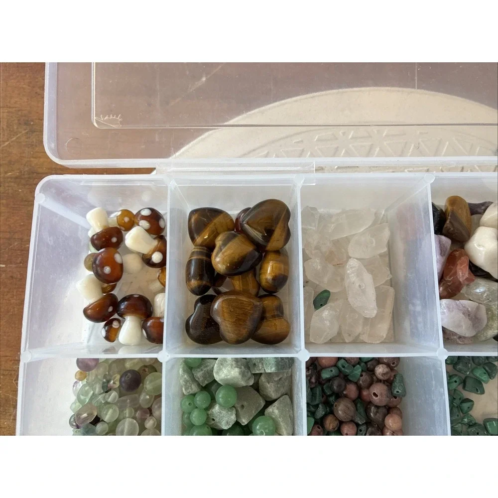 JEWELRY MAKING GEMSTONES 💎 CRYSTALS ROCK KIT W/CASE (16)